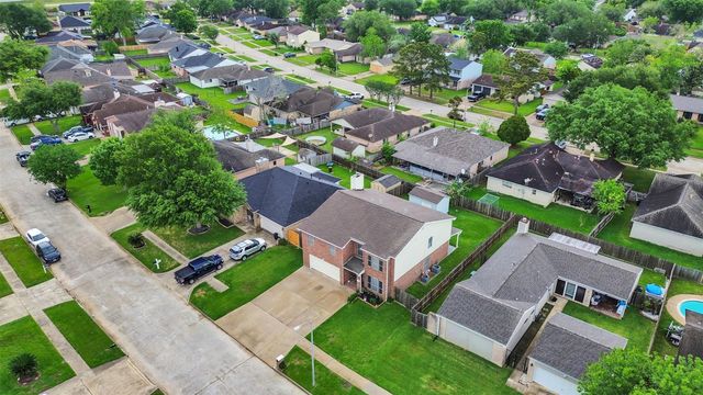 10027 Glenkirk Drive, Houston, TX 77089