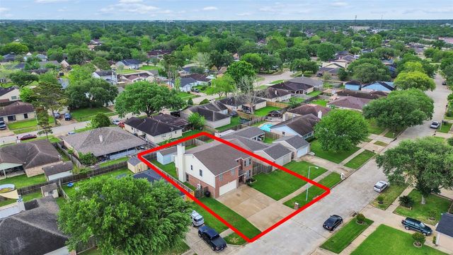 10027 Glenkirk Drive, Houston, TX 77089