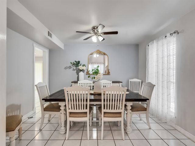 10027 Glenkirk Drive, Houston, TX 77089