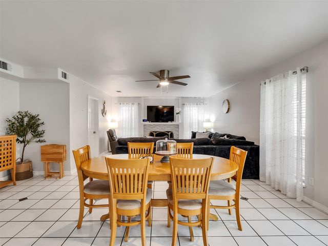 10027 Glenkirk Drive, Houston, TX 77089