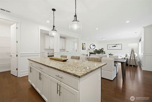 9327 Satterlee Avenue SE, Snoqualmie, WA 98065