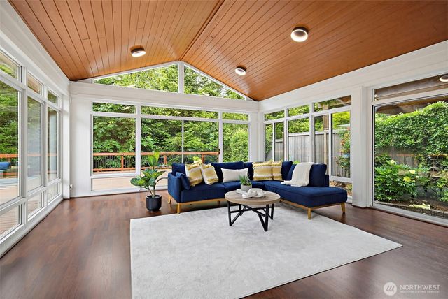 9327 Satterlee Avenue SE, Snoqualmie, WA 98065