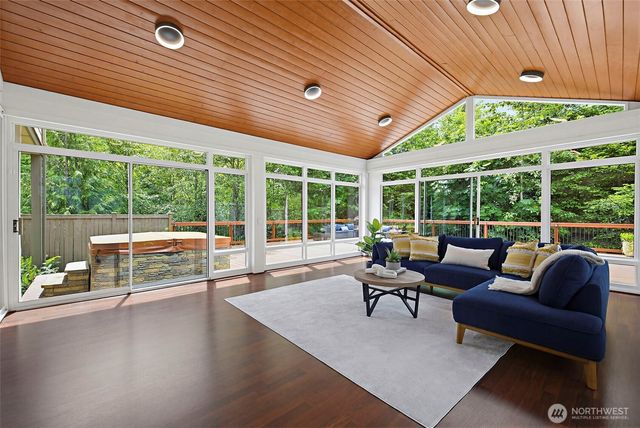 9327 Satterlee Avenue SE, Snoqualmie, WA 98065