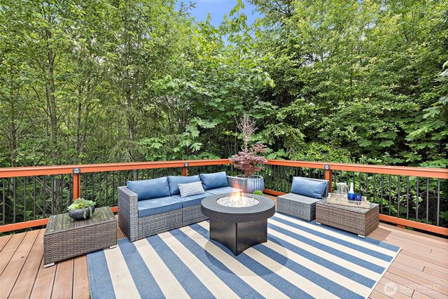 9327 Satterlee Avenue SE, Snoqualmie, WA 98065