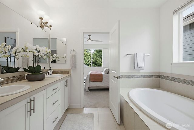 9327 Satterlee Avenue SE, Snoqualmie, WA 98065