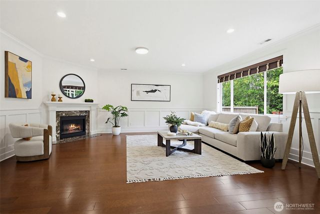 9327 Satterlee Avenue SE, Snoqualmie, WA 98065