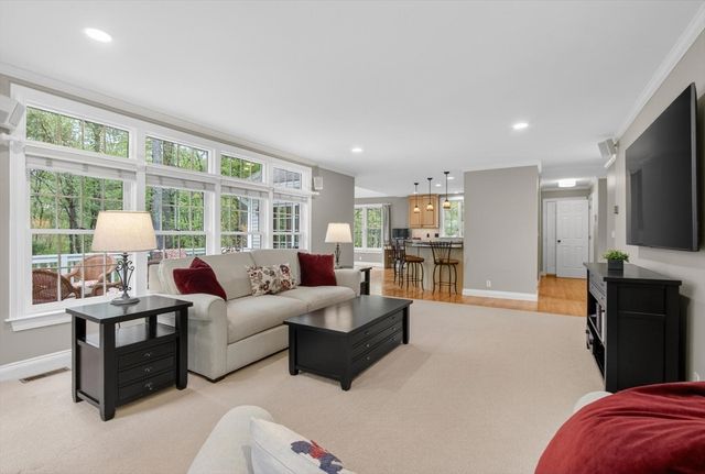 6 Jennifer Drive, Westford, MA 01886