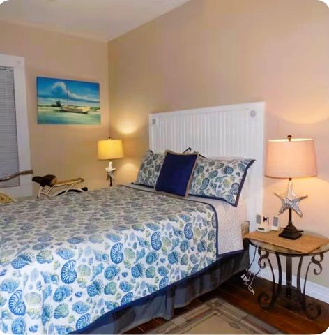1028 Avenue L, Galveston, TX 77550