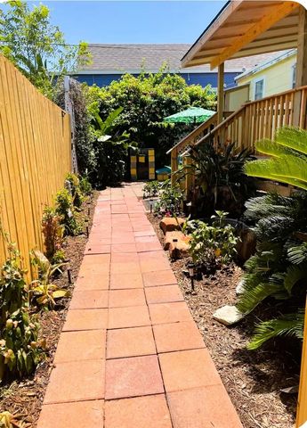 1028 Avenue L, Galveston, TX 77550