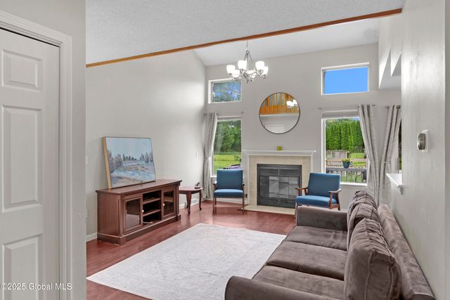 41 Heyden Road, Troy, NY 12180