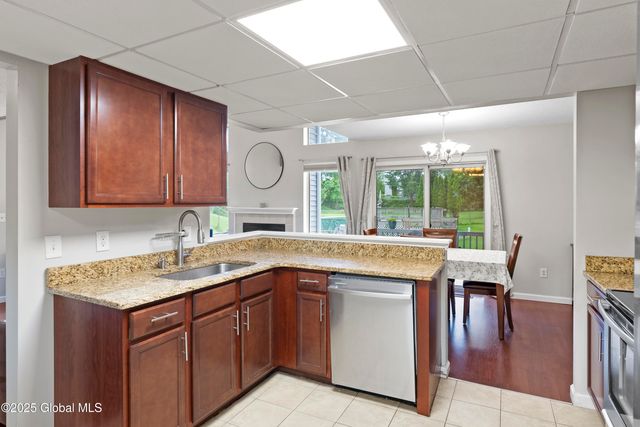 41 Heyden Road, Troy, NY 12180