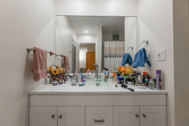 3305 S Damen Avenue, Chicago, IL 60608