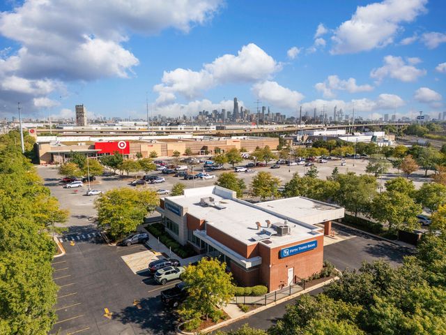3305 S Damen Avenue, Chicago, IL 60608