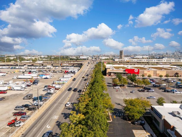 3305 S Damen Avenue, Chicago, IL 60608