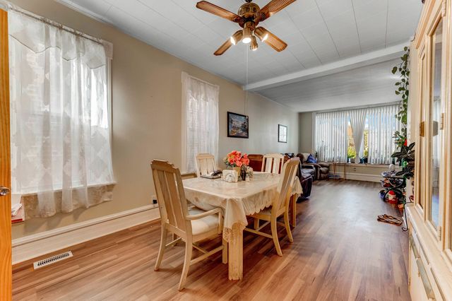 3305 S Damen Avenue, Chicago, IL 60608