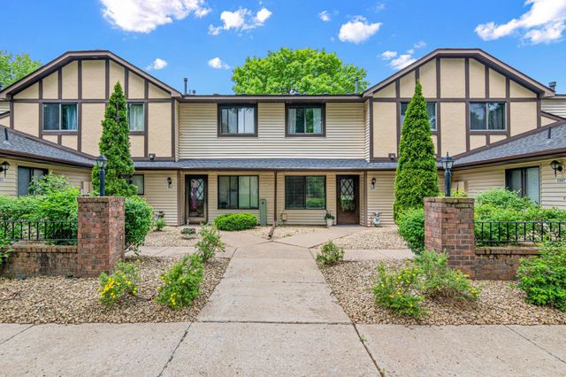 5961 Dellwood Avenue, Shoreview, MN 55126