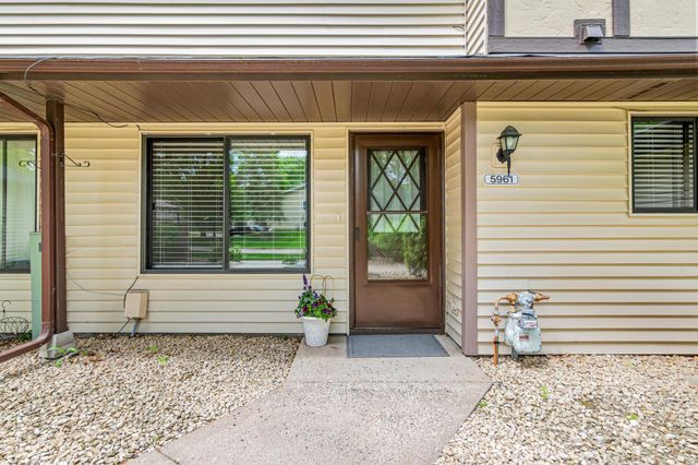 5961 Dellwood Avenue, Shoreview, MN 55126