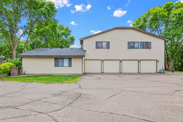 5961 Dellwood Avenue, Shoreview, MN 55126