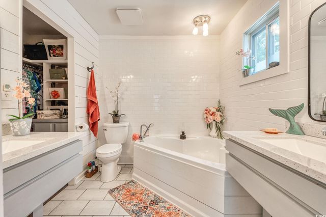 5867 Rosewood Dr., Myrtle Beach, SC 29588