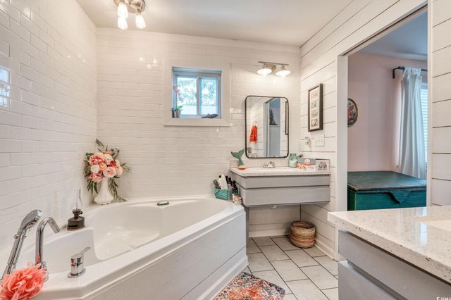 5867 Rosewood Dr., Myrtle Beach, SC 29588