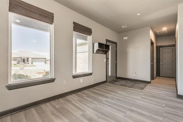 9420 NW 93rd Terrace, Yukon, OK 73099