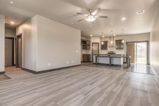 9420 NW 93rd Terrace, Yukon, OK 73099