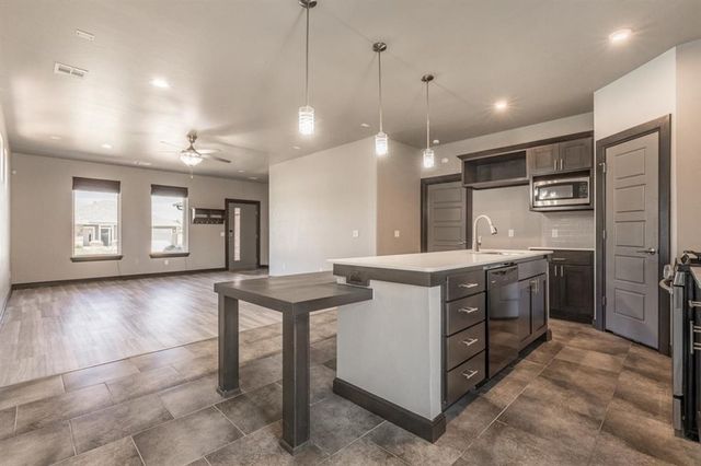 9420 NW 93rd Terrace, Yukon, OK 73099