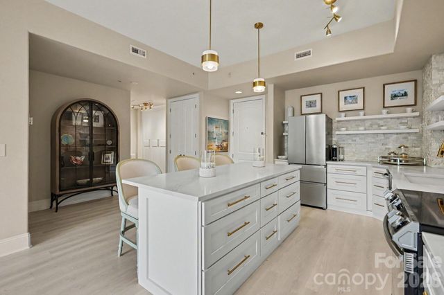 4625 Piedmont Row Drive 417, Charlotte, NC 28210