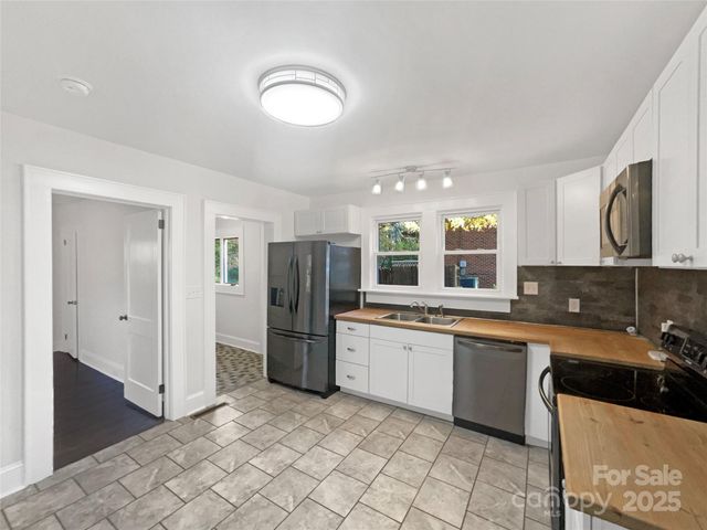 252 N Patterson Street, Statesville, NC 28677