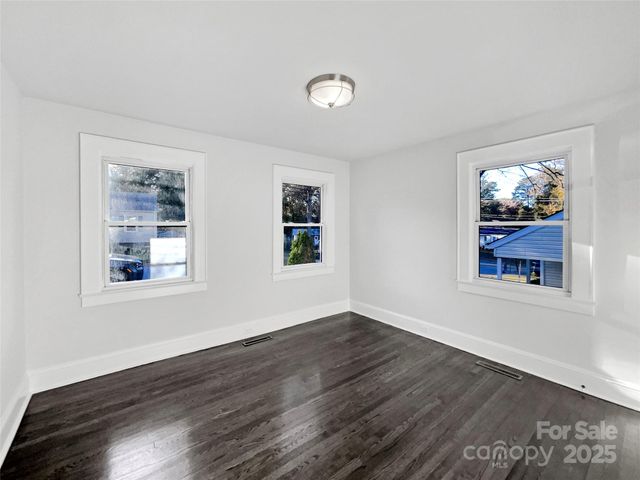 252 N Patterson Street, Statesville, NC 28677