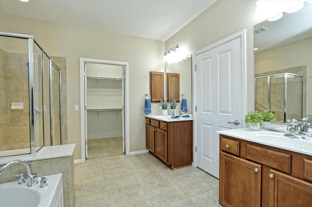 702 Independence Creek LN, Georgetown, TX 78633