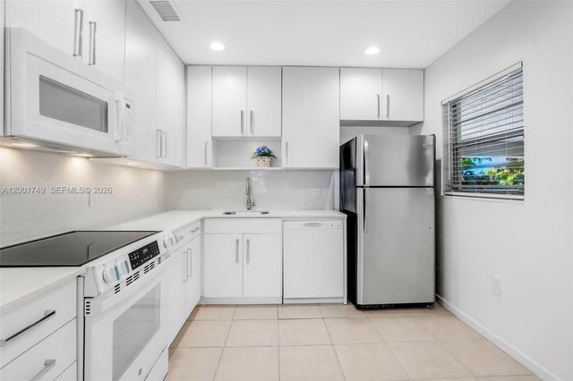 15391 S Dixie Hwy 60 Hwy 60, Palmetto Bay, FL 33157