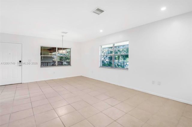 15391 S Dixie Hwy 60 Hwy 60, Palmetto Bay, FL 33157