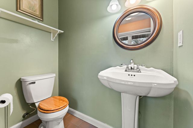 385 W 900 N, Wheatfield, IN 46392