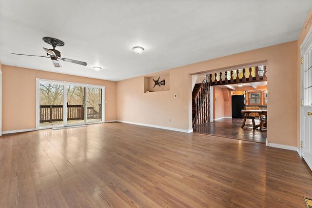 385 W 900 N, Wheatfield, IN 46392