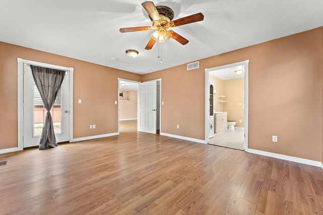 385 W 900 N, Wheatfield, IN 46392