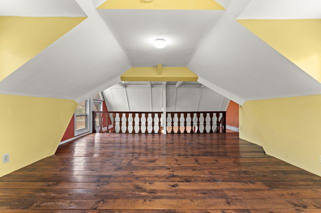 385 W 900 N, Wheatfield, IN 46392