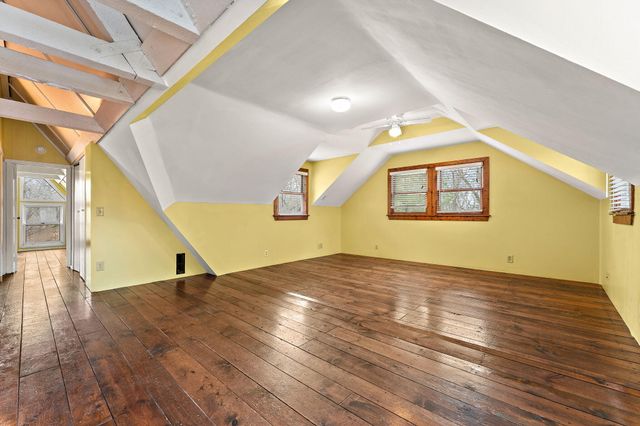 385 W 900 N, Wheatfield, IN 46392