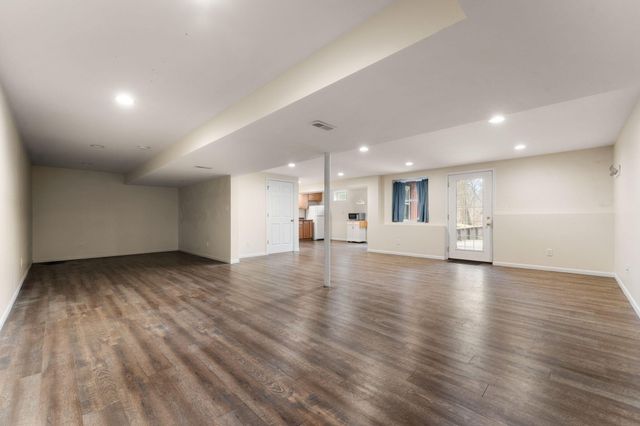 385 W 900 N, Wheatfield, IN 46392