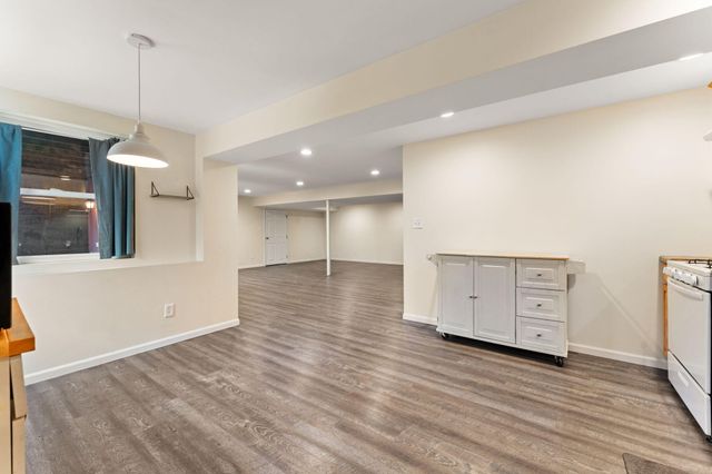 385 W 900 N, Wheatfield, IN 46392