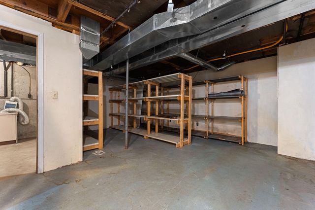 385 W 900 N, Wheatfield, IN 46392