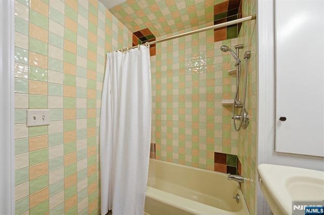 37 Buena Vista Avenue, Hawthorne, NJ 07506