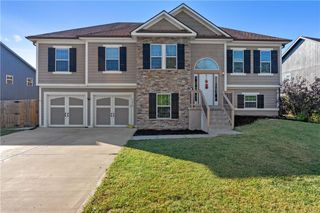 1210 E 15 Street, Kearney, MO 64060