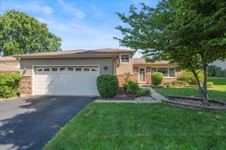 1724 Patricia Lane, St. Charles, IL 60174