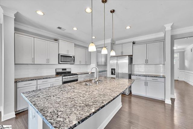 845 Deepwood Court, Boiling Springs, SC 29316