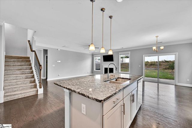 845 Deepwood Court, Boiling Springs, SC 29316