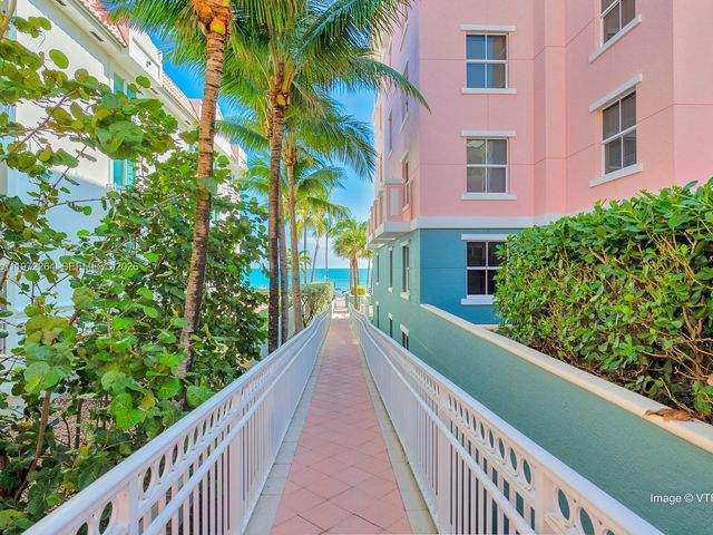 2051 SE 3rd St TH11, Deerfield Beach, FL 33441