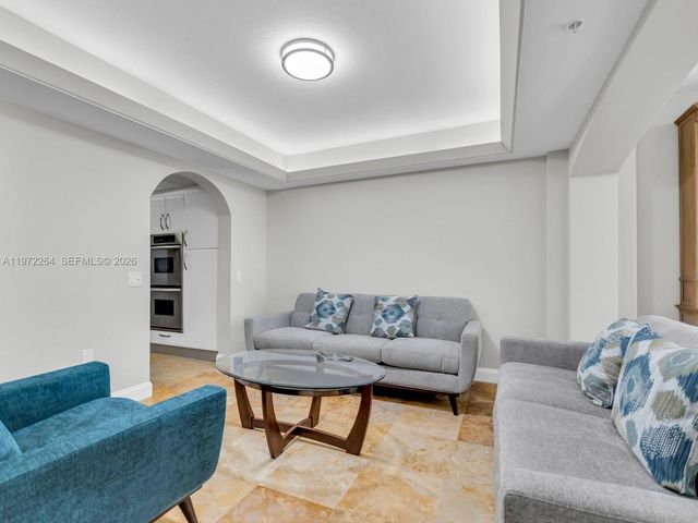 2051 SE 3rd St TH11, Deerfield Beach, FL 33441