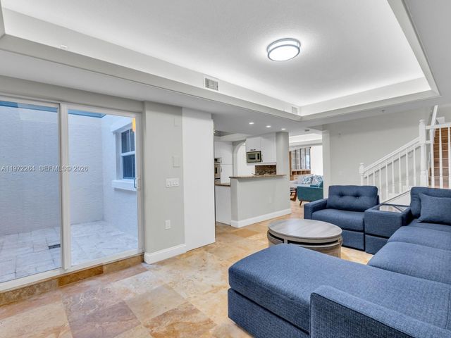 2051 SE 3rd St TH11, Deerfield Beach, FL 33441