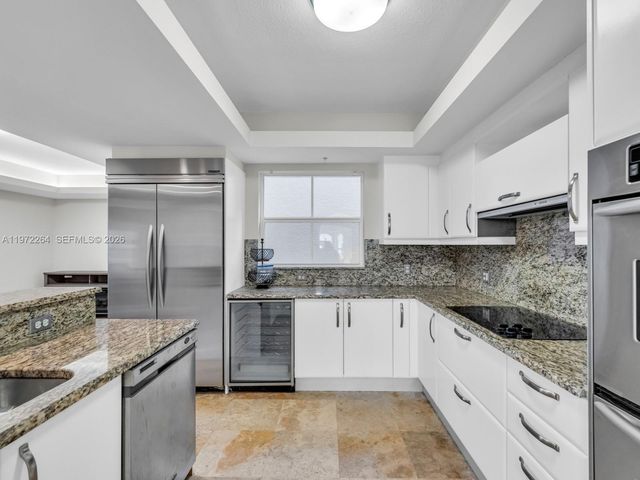 2051 SE 3rd St TH11, Deerfield Beach, FL 33441
